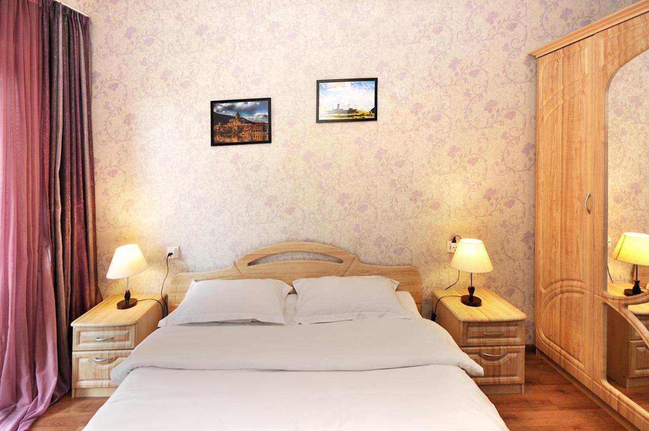Apartment Art Django Old Avlabari Tbilisi Bagian luar foto